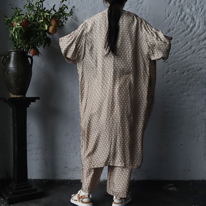 TOWAVASE sarasa silk robe Leo (beige) | nii-B | TOWAVASE sarasa silk robe Leo (beige) | nii-B |