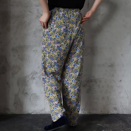 Le pivot flower print  rough pants (blue mix)