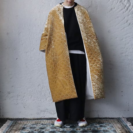 TOWAVASE  velvet quilt robe  (camel)
