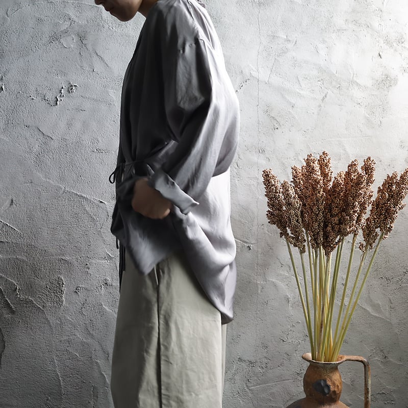 TOWAVASE Volant silk short robe (light gray) |