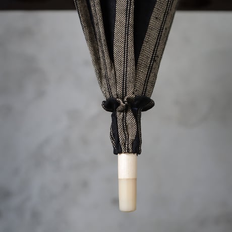 Tabrik parasol with bamboo ring (black x beige stripe)