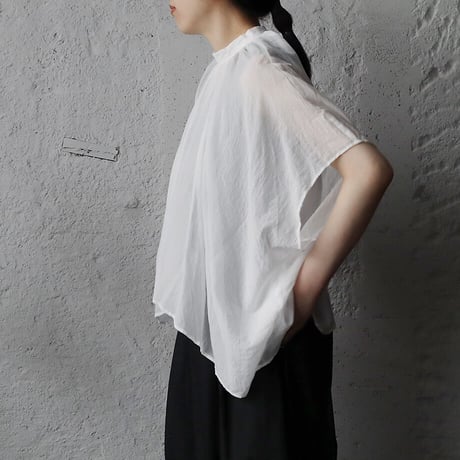 .less momonga blouse (off white)