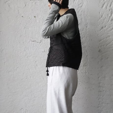 TOWAVASE silk quilt vest (black)