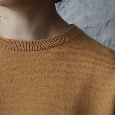 Le pivot pure wool crew neck sweater (camel)