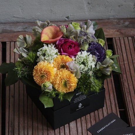 season flower arrangement (size M)