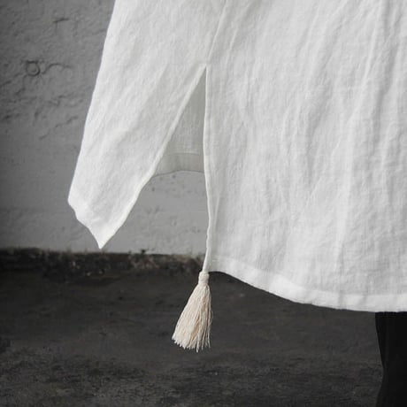 Tabrik linen robe (white)