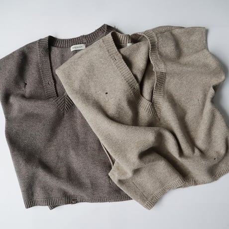 RYU KAGA damaged knit vest (charcoal)