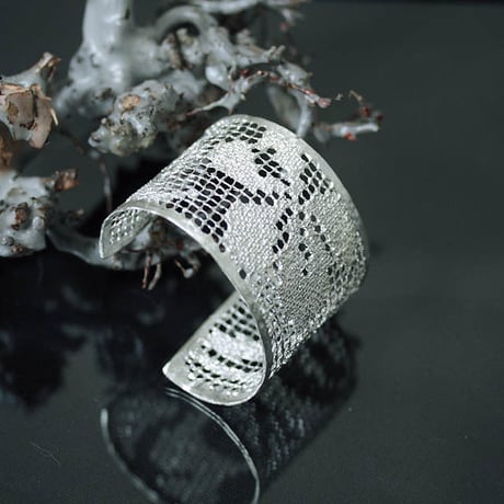 MAISON RUBUS. recollection lace bangle(silver)
