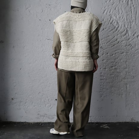 ànuke Uneck handknit vest (ivory)