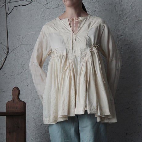 TOWAVASE Artisan blouse (ivory)