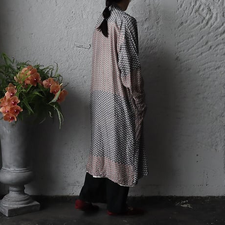 TOWAVASE sarasa silk robe (gray)