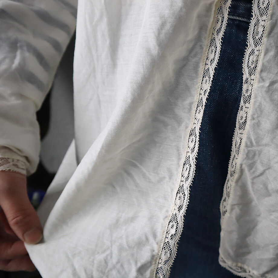 TOWAVASE jon leavers cache-coeur blouse (white) TOWAVASE jon leavers cache-coeur blouse (white)