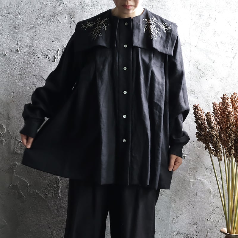 TOWAVASE Appliquè linen blouse (black) | nii-B TOWAVASE Appliquè linen blouse (black) | nii-B