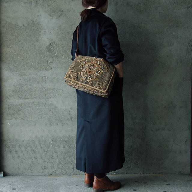 (新品・未使用) wild rose hips towavase生地 バッグ wild rose hips】手刺繍ベルベットパーティーバッグ | ネパール
