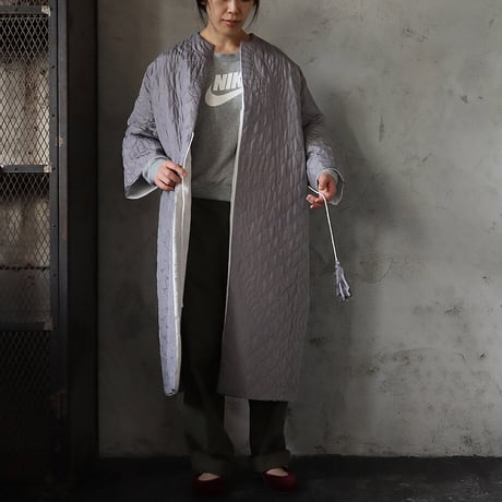 TOWAVASE silk quilt robe (gray)