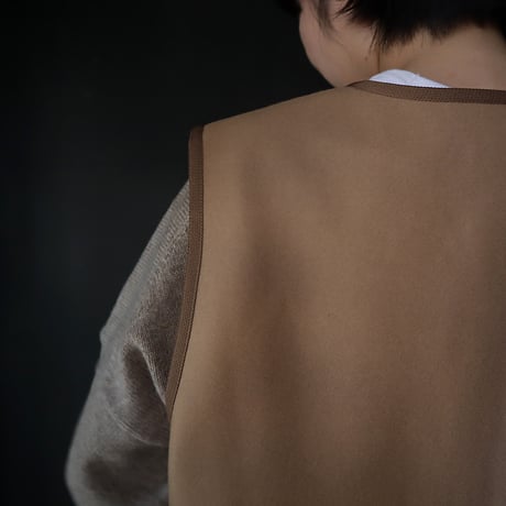 2B wool short gilet (beige)