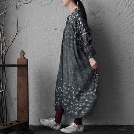 TOWAVASE Sarasa dress (black)