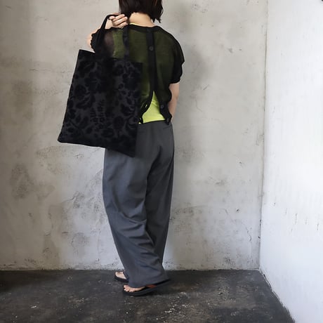 R&D.M.Co- wild berry velvet tote bag (black/navy)