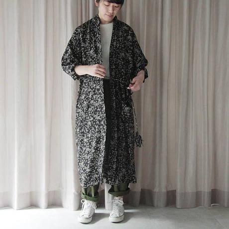 TOWAVASE Noix silkrobe (black)