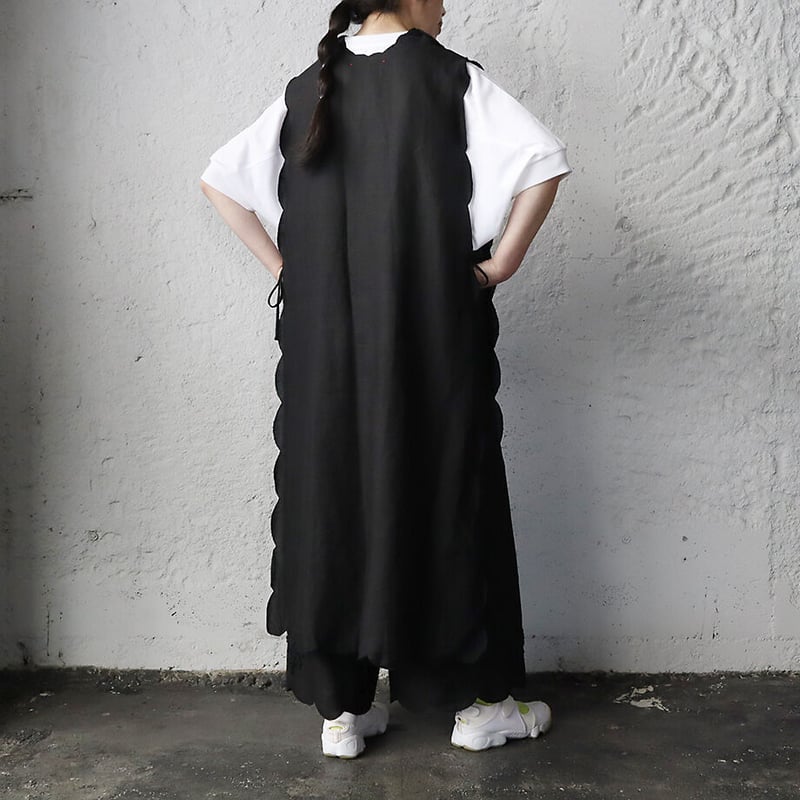 TOWAVASE Bon Voyage dress (black) | nii-B | WEB