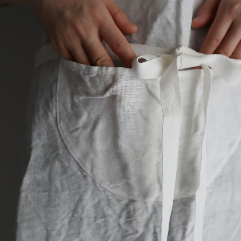 R&D.M.Co- linen apron | nii-B | WEBSHOP R&D.M.Co- linen apron | nii-B | WEBSHOP