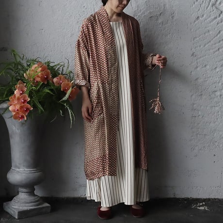 TOWAVASE sarasa silk robe (camel)