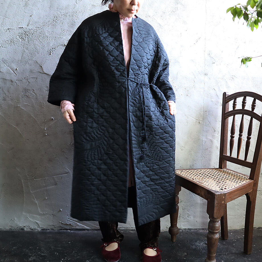 TOWAVASE silk quilt robe (black) | nii-B | WEBSHOP TOWAVASE silk quilt robe (black) | nii-B | WEBSHOP