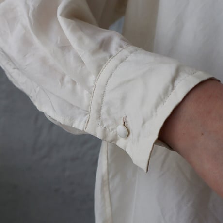 R&D.M.Co- silk pullover (off white)