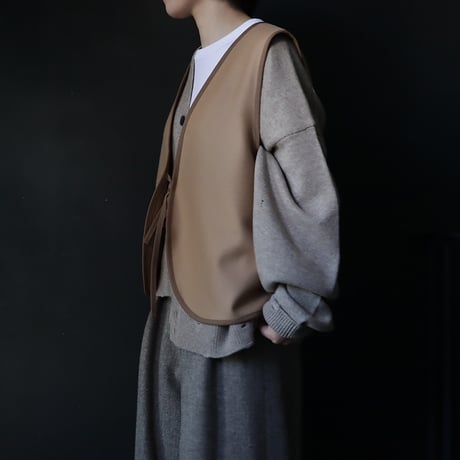 2B wool short gilet (beige)