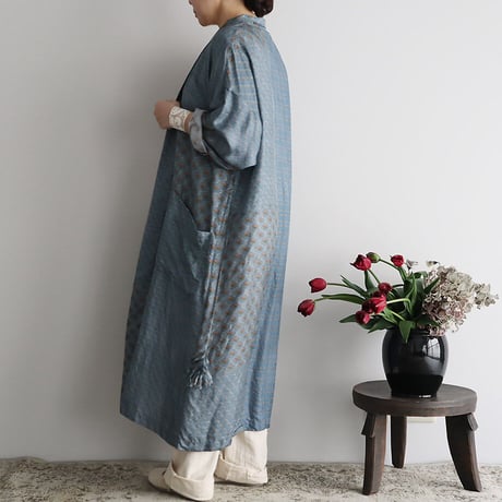 TOWAVASE sarasa silk robe (blue)