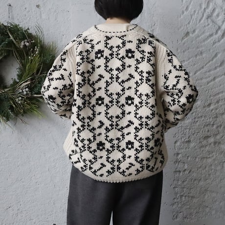 TOWAVASE Panier de fleurs cardigan (black)