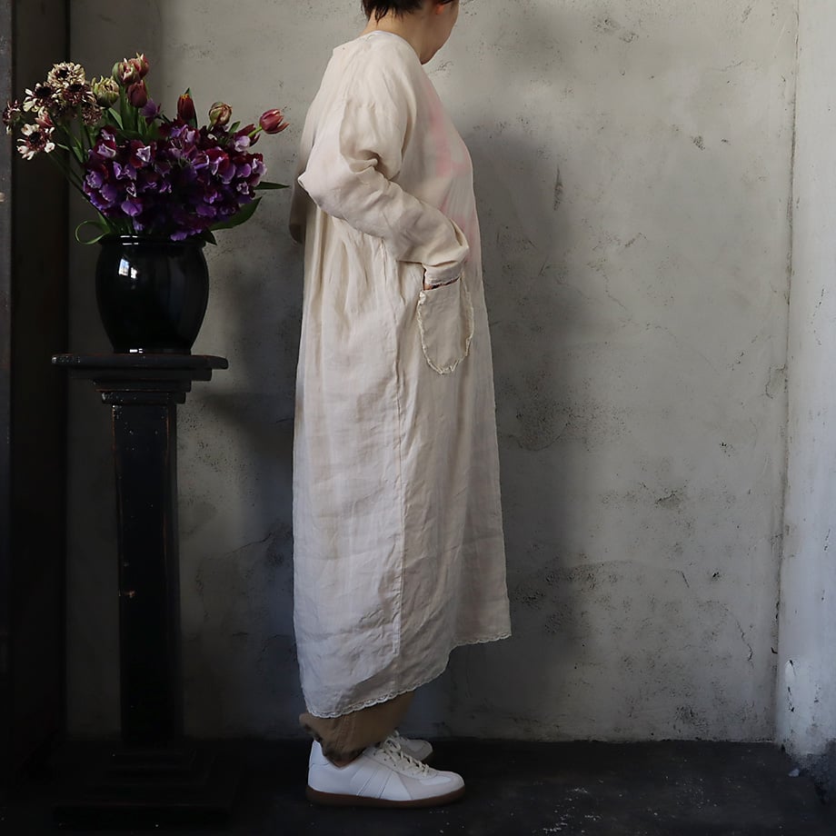 TOWAVASE Leavers dress (beige) | nii-B | WEBSHOP