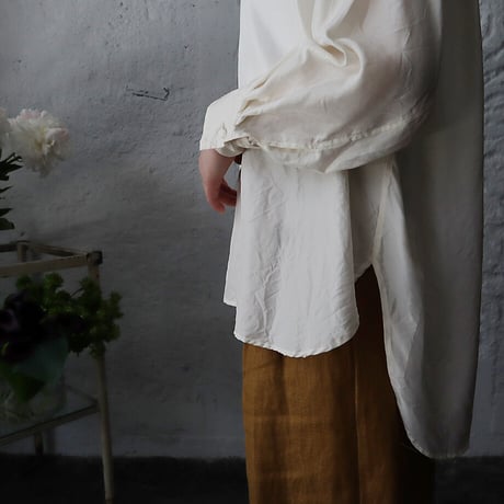 R&D.M.Co- silk pullover (off white)
