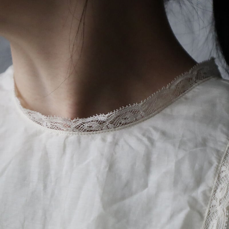 トップス TOWAVASE Leavers tablier ivory 2025 トップス TOWAVASE Leavers tablier ivory 2025 TOWAVASE Leavers