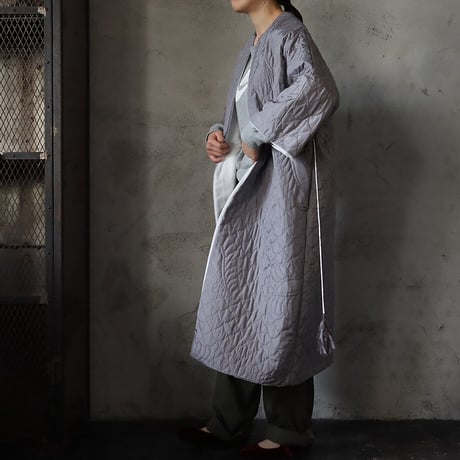 TOWAVASE silk quilt robe (gray)