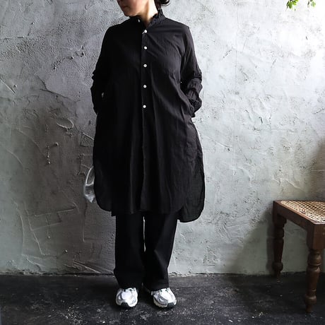 R&D.M.Co- GARMENT DYE frill collar long shirt (black)