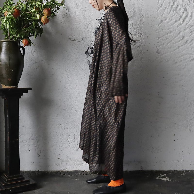 TOWAVASE Sarasa dress Leo (black) | nii-B | WEB