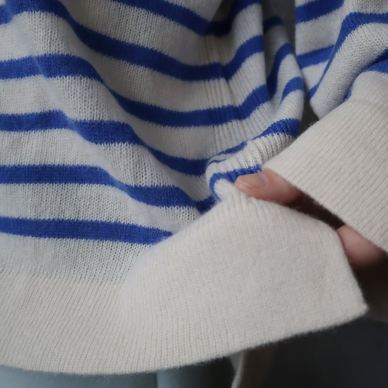 TOWAVASE Basque pullover (ivory x blue) | nii-B