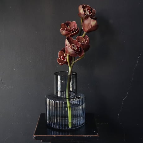 convex flower vase