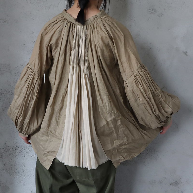 Tabrik back pleats blouse ( khaki） | nii-B | WE