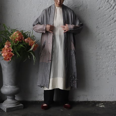 TOWAVASE sarasa silk robe (gray)