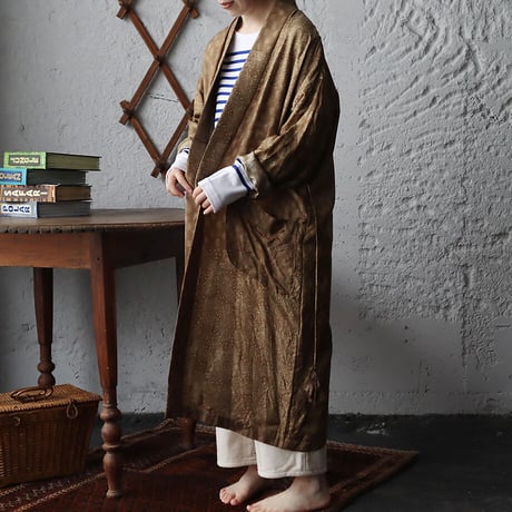 TOWAVASE sarasa silk robe (camel)