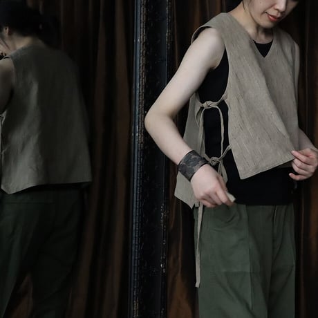 NOTA lace-up gillet (linen-stripe)