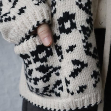 TOWAVASE Panier de fleurs cardigan (black)