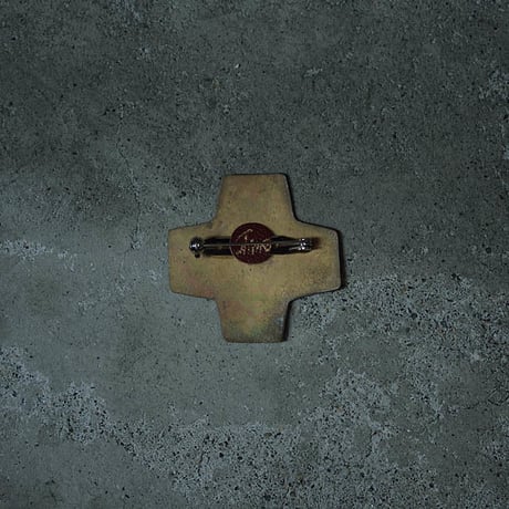 shima brooch  medium F