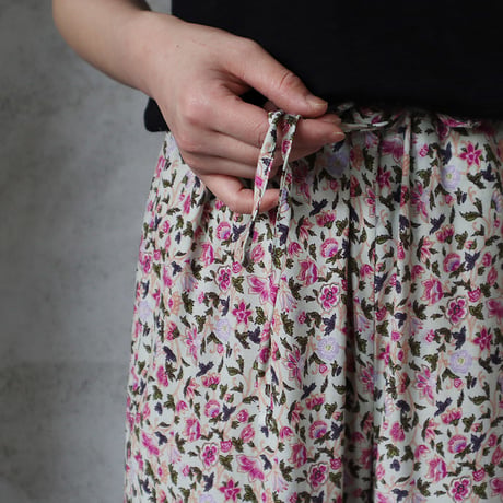 Le pivot flower print  rough pants (pink mix)
