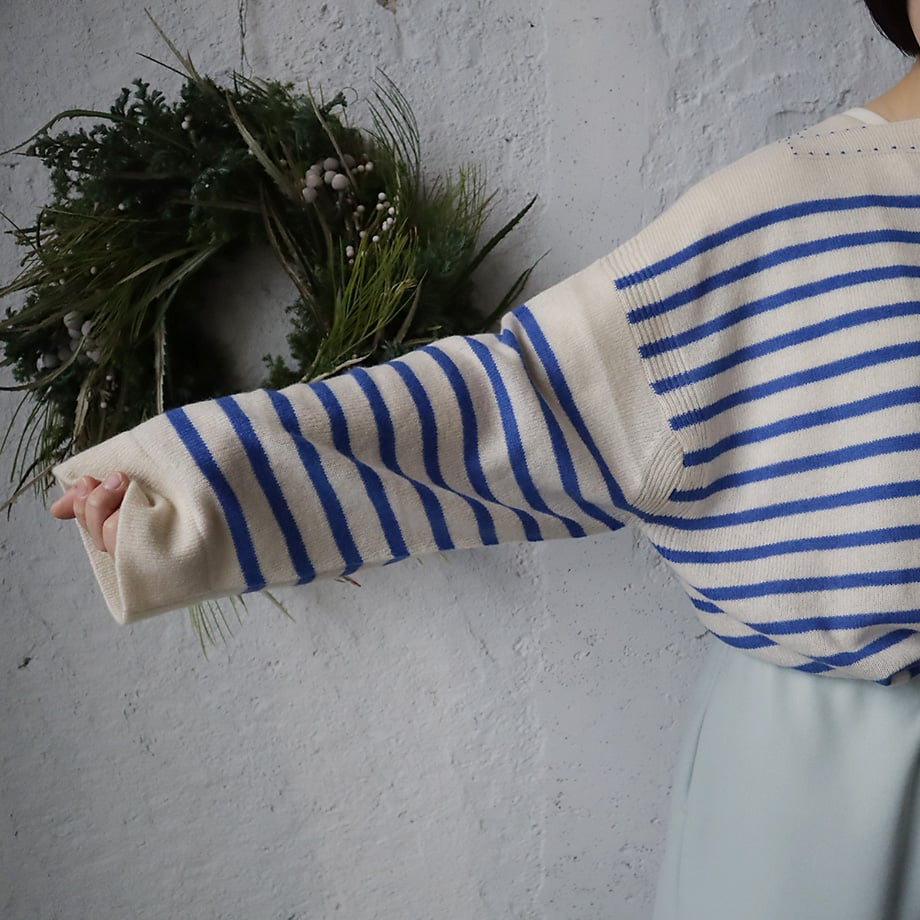 TOWAVASE Basque pullover (ivory x blue) | nii-B