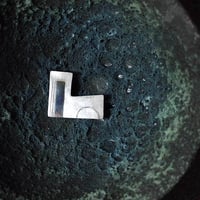 shima brooch  medium G
