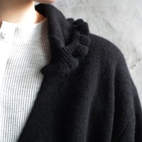 TOWAVASE Volant cardigan (black)
