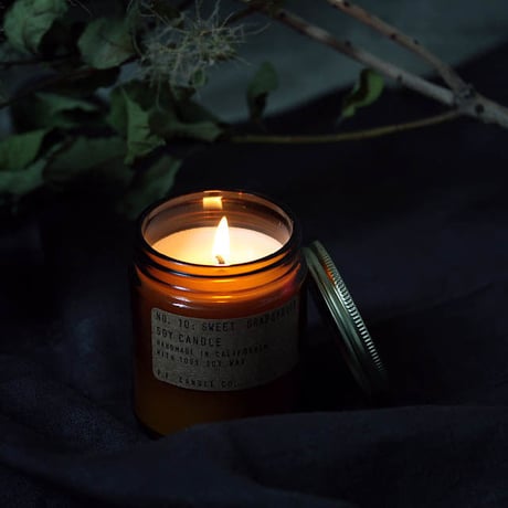 P.F.CANDLE CO. NO.11 AMBER & MOSS